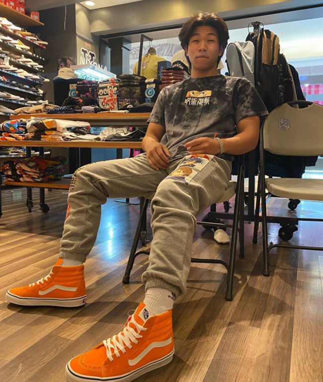 What to wear with orange vans online